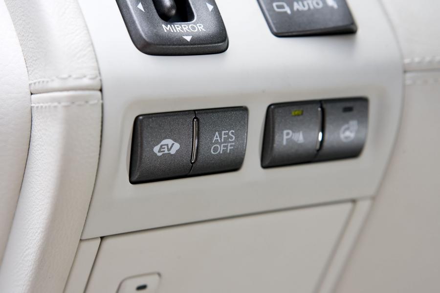  Lexus LS600h L 2007 года  (фото 36 из 224)